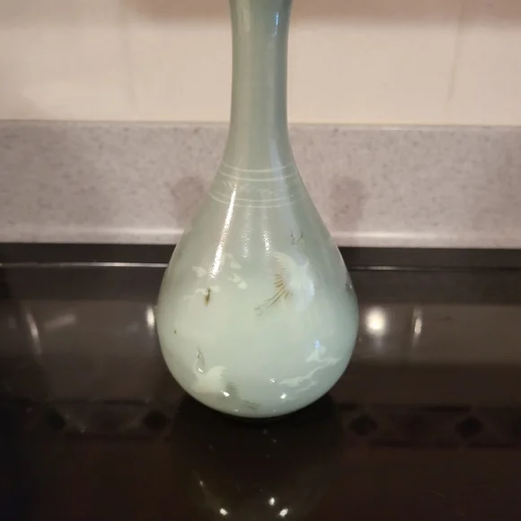 Antique Celadon Korean "Thousand Cranes" 6 1/4" Vase Signed - Picture 4 of 11